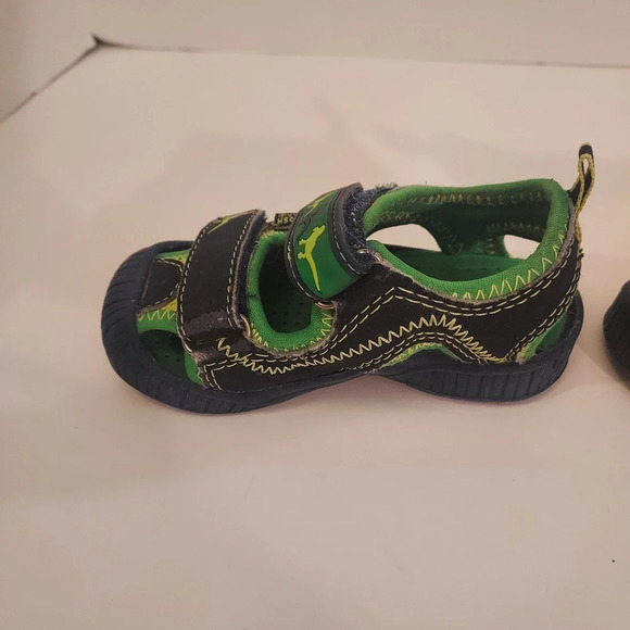 OshKosh B'gosh Blue and Green with Lizards Light Up Sandals in Size 5 - Picture 4 of 12